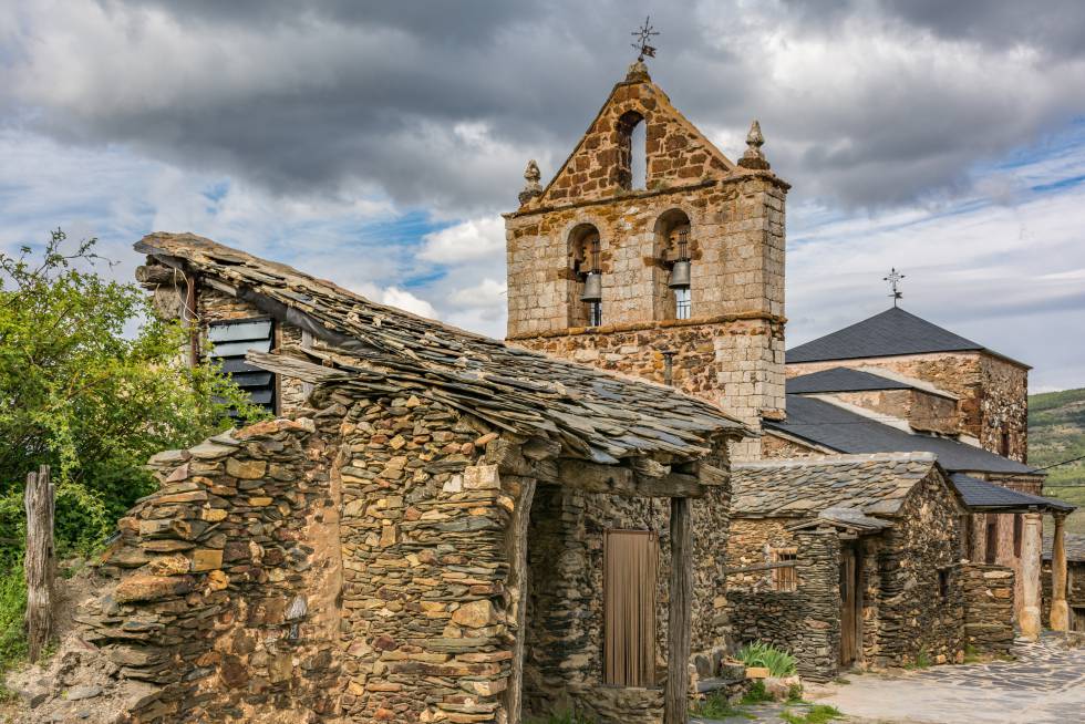 Iglesia de los mártires San Cornelio y San Cipriano, en el El Muyo, cerca de Riaza.