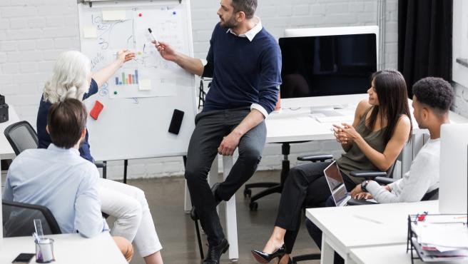 Aplicar la psicología ayuda a la mediación de conflictos entre personas, a potenciar el talento y a saber motivar a los empleados, entre otras cuestiones.