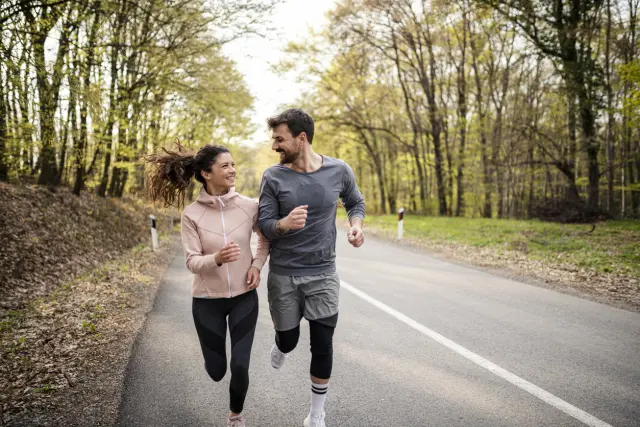 Correr en compañía puede hacer que mejores tu resistencia